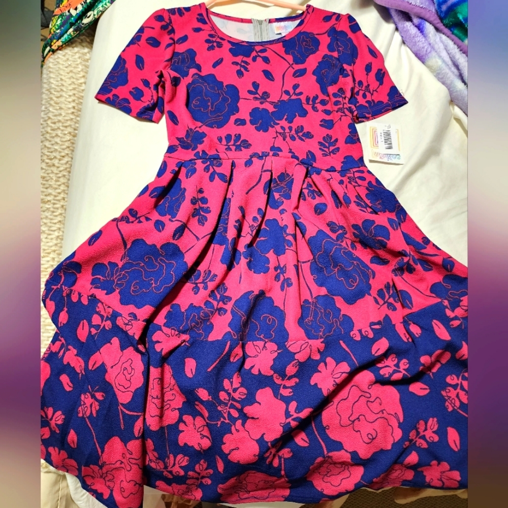 *SOLD* Lularoe Amelia Small NWT Floral